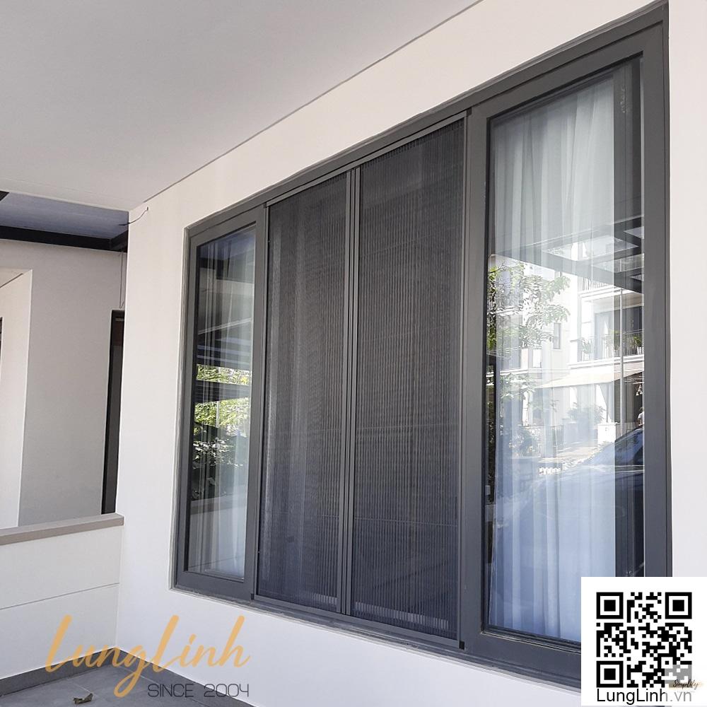 Cửa lưới chống muỗi màu đen dạng xếp Simplify
